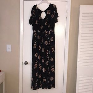 Beautiful long dress with black and pink roses